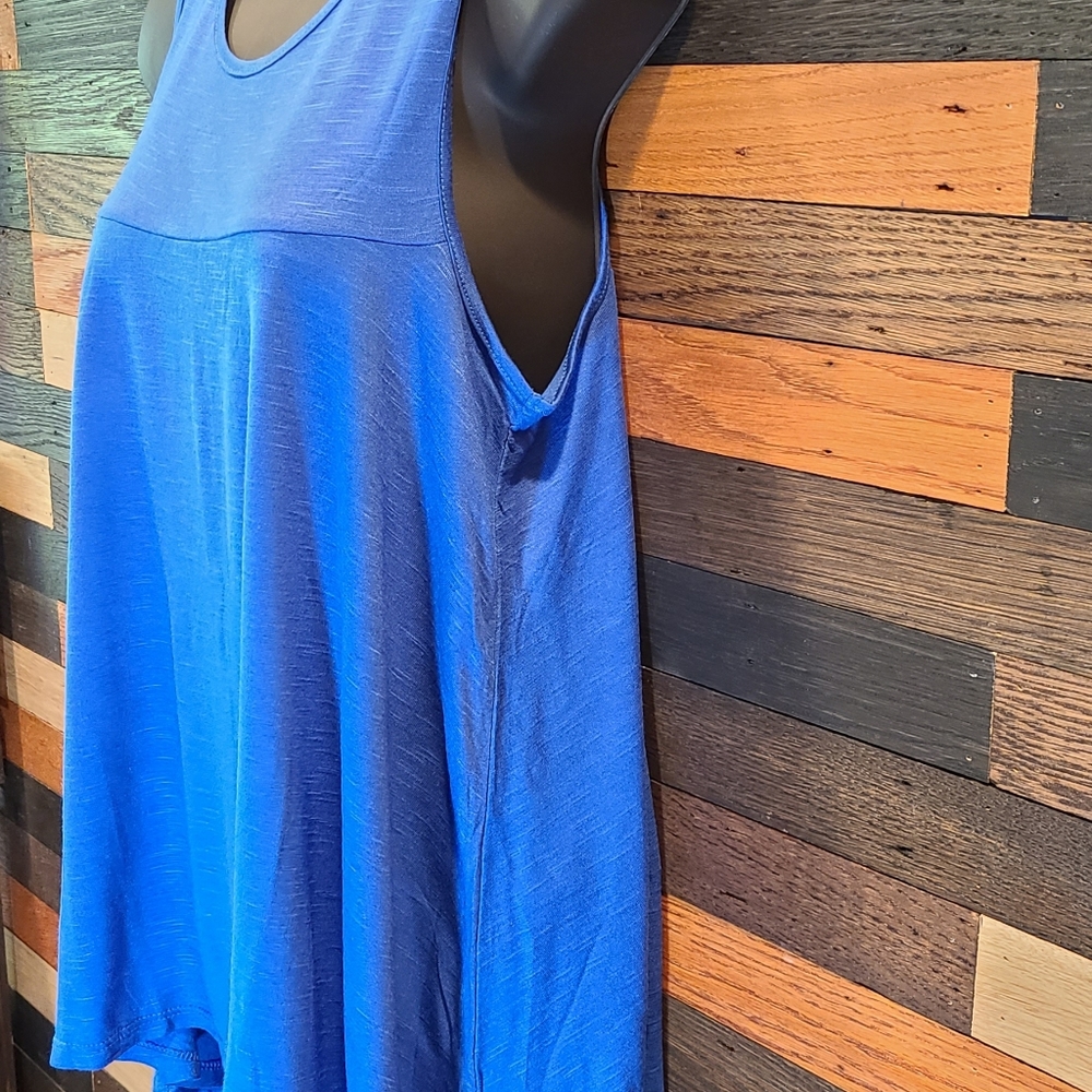 π NEW COLOR THREAD SLEEVELESS TOP π - Picture 2 of 4